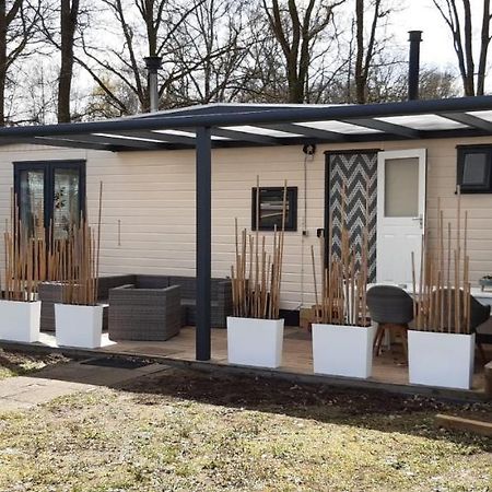 Отель Chalet Heische Tip In Zeeland, Noord-Brabant Voor Max 3 Volwassenen En 2 Kinderen Экстерьер фото
